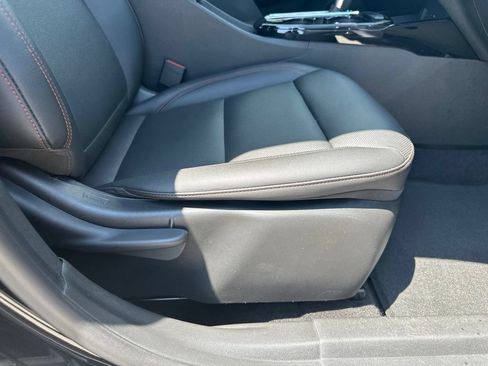 Certified 2024 Chevrolet Trax RS w/ Driver Confidence Package FWD image 27