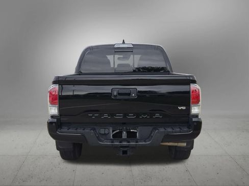Used 2023 Toyota Tacoma TRD Sport w/ Technology Package AWD/4WD image 5