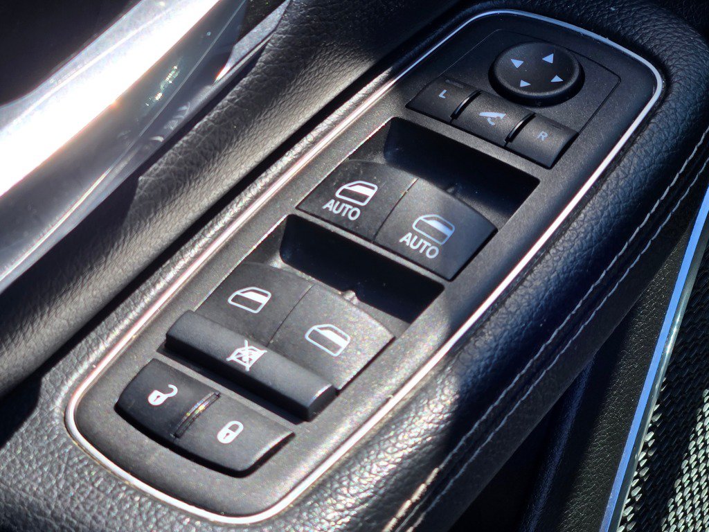 Used 2024 RAM 1500 Laramie AWD/4WD image 21