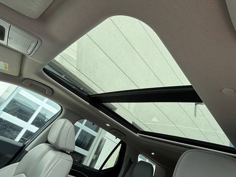 Used 2023 Honda Pilot Touring image 11