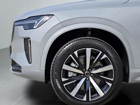 Used 2025 Volvo XC90 B6 Core w/ Protection Package image 34