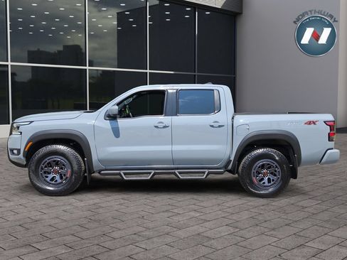 Used 2025 Nissan Frontier PRO-4X AWD/4WD image 2