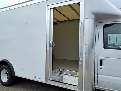 New 2027 Ford E-450 and Econoline 450 Super Duty w/ Power Equipment Group RWD image 9