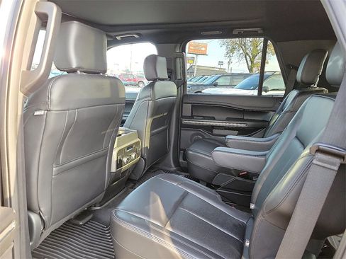 Used 2020 Ford Expedition XLT w/ Equipment Group 202A image 9