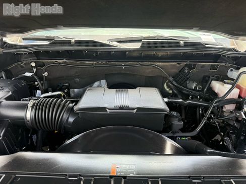 Used 2025 Chevrolet Silverado 2500 Custom w/ Custom Convenience Package AWD/4WD image 31