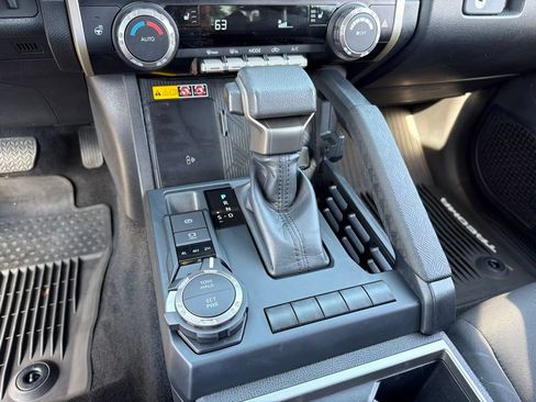 Used 2024 Toyota Tacoma SR5 AWD/4WD image 17