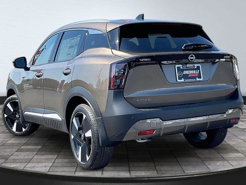 New 2026 Nissan Kicks SR FWD image 4