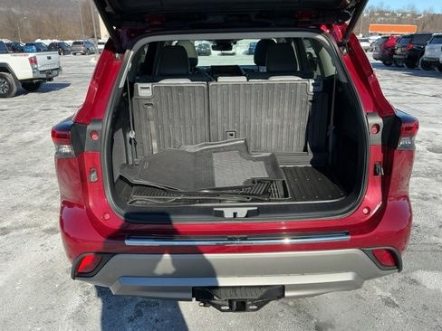 Used 2021 Toyota Highlander Platinum image 29