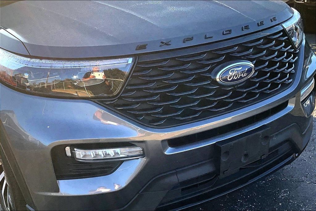 Used 2024 Ford Explorer ST-Line w/ Class IV Trailer Tow Package AWD/4WD image 31