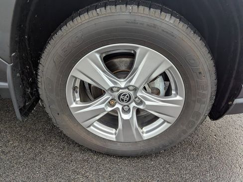 Used 2023 Toyota RAV4 XLE image 12