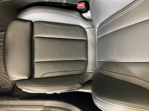 Used 2023 BMW 330e 330e w/ Convenience Package image 24