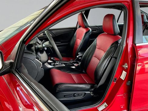 Used 2016 Honda Accord Sport image 18