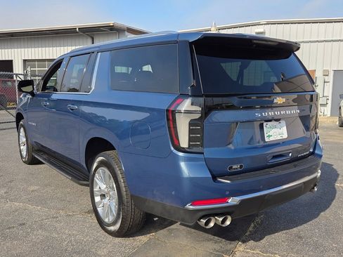 New 2026 Chevrolet Suburban Premier w/ Sun And Tow Package AWD/4WD image 9