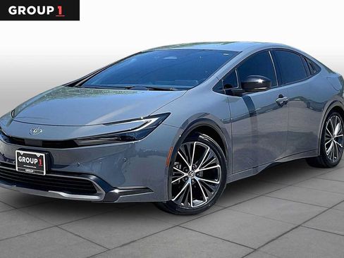 Used 2024 Toyota Prius XLE FWD image 1