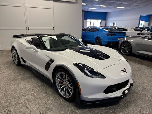 Used 2018 Chevrolet Corvette Z06 w/ Z07 Performance Package image 5