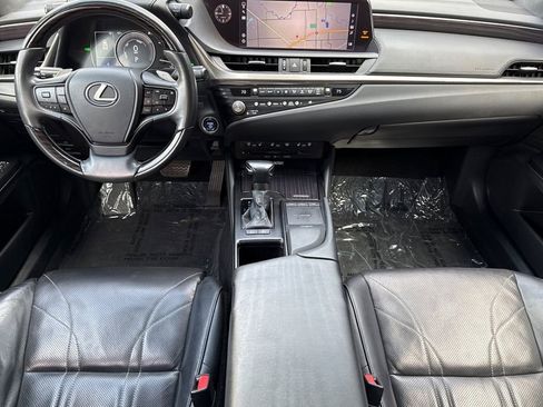 Used 2021 Lexus ES 300h w/ Accessory Package 2 image 9