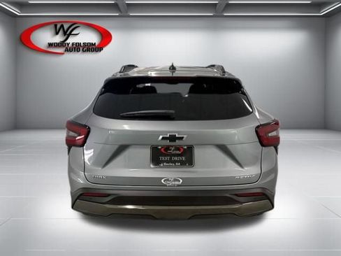 New 2026 Chevrolet Trax ACTIV w/ Sunroof Package FWD image 7