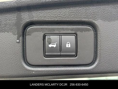 Used 2023 Nissan Pathfinder SV w/ SV Premium Package image 19