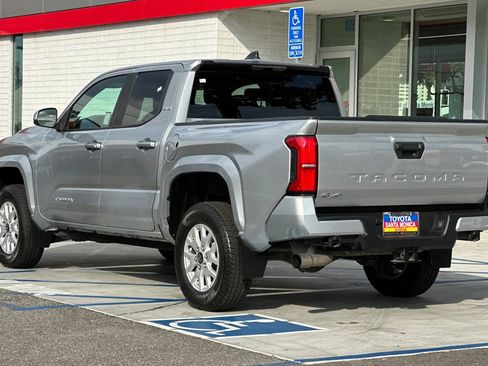 Used 2024 Toyota Tacoma SR5 AWD/4WD image 6