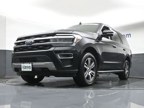 Used 2022 Ford Expedition Limited AWD/4WD image 6