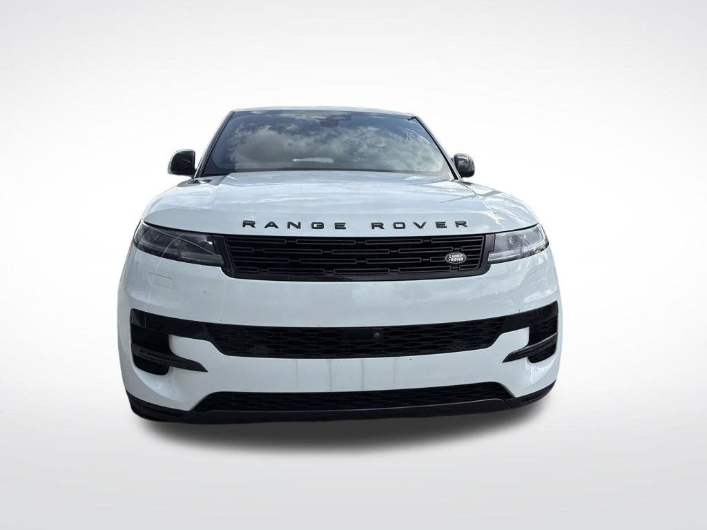 Used 2025 Land Rover Range Rover Sport SE AWD/4WD image 3