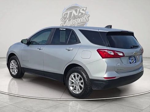 Used 2020 Chevrolet Equinox LS AWD/4WD image 3
