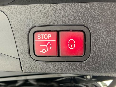 Used 2020 Mercedes-Benz GLB 250 4MATIC image 31