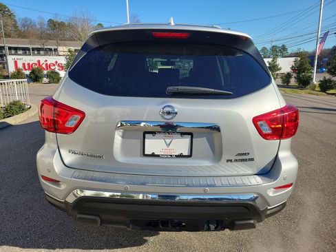 Used 2020 Nissan Pathfinder Platinum image 6