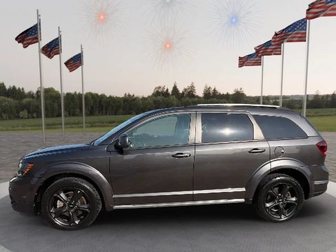 Used 2020 Dodge Journey Crossroad FWD image 4
