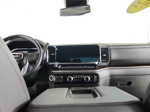 Used 2025 GMC Sierra 1500 SLT AWD/4WD image 15