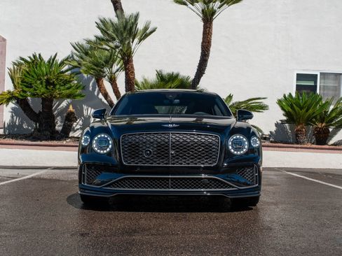 Used 2025 Bentley Flying Spur Plug-In Hybrid image 9