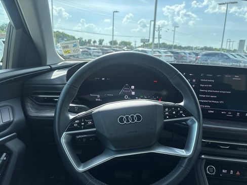 Used 2025 Audi Q5 Premium w/ Convenience Package AWD/4WD image 19