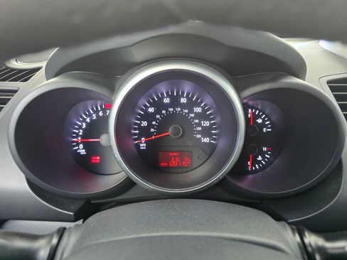 Used 2013 Kia Soul + image 5