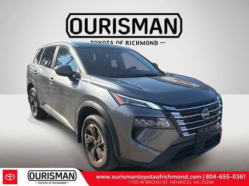 Used 2024 Nissan Rogue SV w/ SV Premium Package image 1