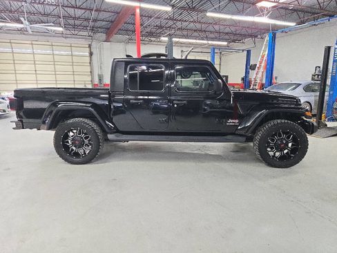 Used 2020 Jeep Gladiator Overland image 6