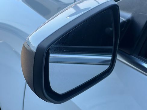 Used 2022 Chevrolet Malibu LT image 28