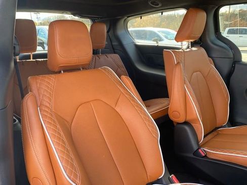 New 2026 Chrysler Pacifica Pinnacle image 35