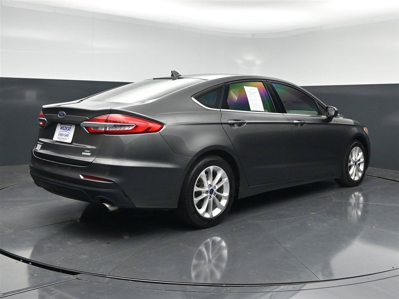 Used 2019 Ford Fusion SE FWD image 6