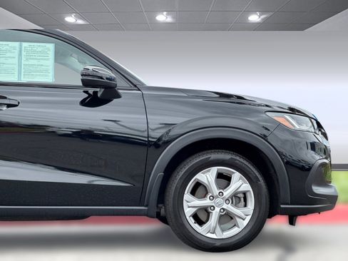 Certified 2025 Honda HR-V LX image 34