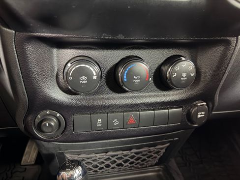 Used 2016 Jeep Wrangler Unlimited Sport w/ Quick Order Package 24S image 22