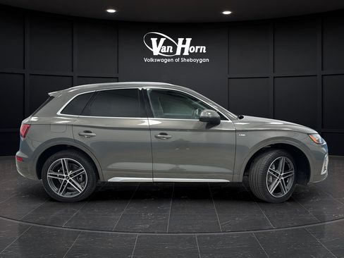 Used 2025 Audi Q5 e Premium Plus w/ Premium Plus Package AWD/4WD image 8