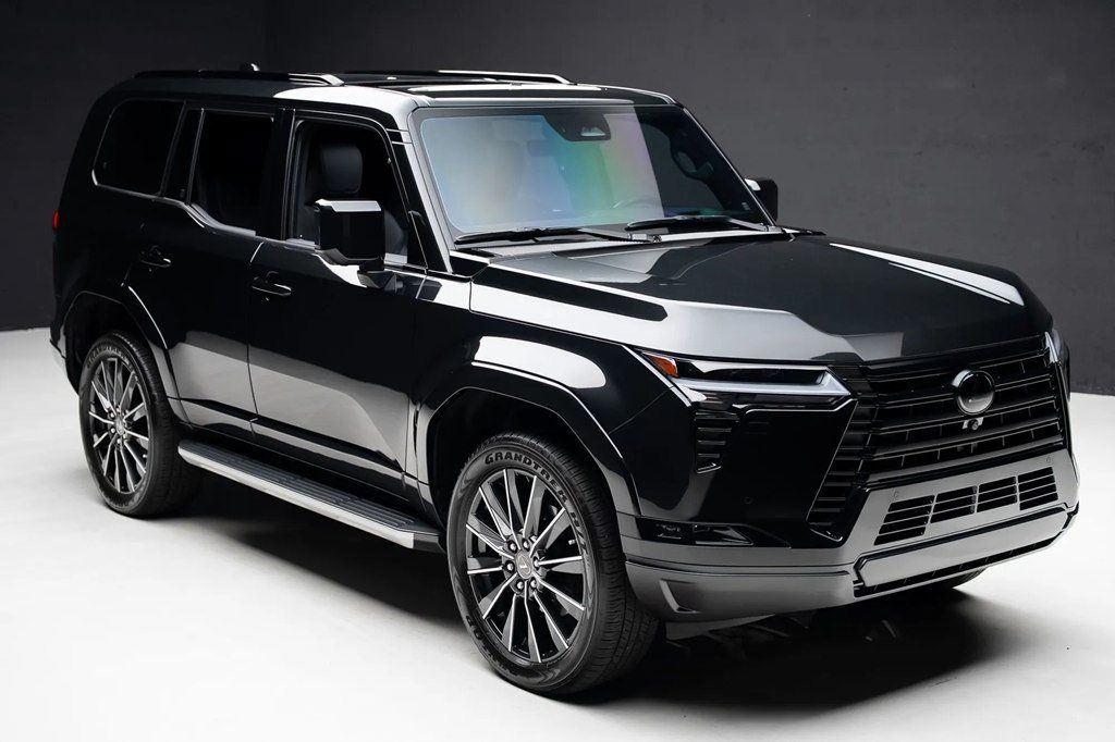 Used 2025 Lexus GX 550 w/ Accessory Package (2T) AWD/4WD image 31
