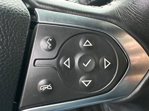 Used 2022 Chevrolet Traverse LT w/ LPO, Floor Liner Package image 32