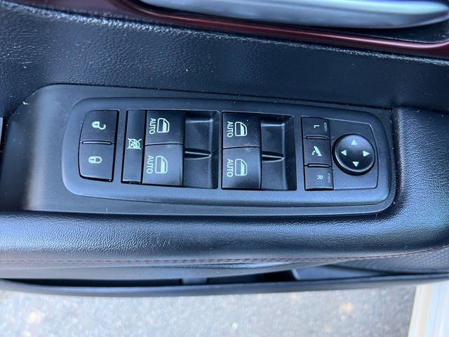 Used 2020 Chrysler Pacifica Limited FWD image 18