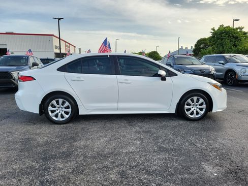 Used 2025 Toyota Corolla LE FWD image 13
