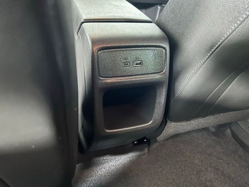 Used 2025 Chevrolet Trax LT w/ LT Convenience Package FWD image 15