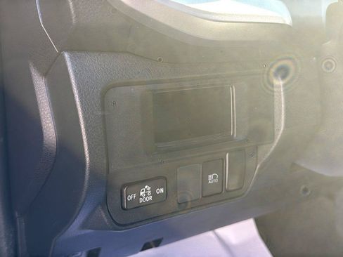 Used 2019 Toyota Tacoma SR5 AWD/4WD image 16