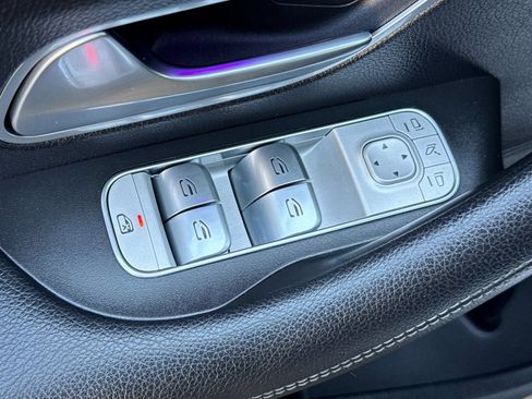 Used 2022 Mercedes-Benz GLE 350 4MATIC image 11