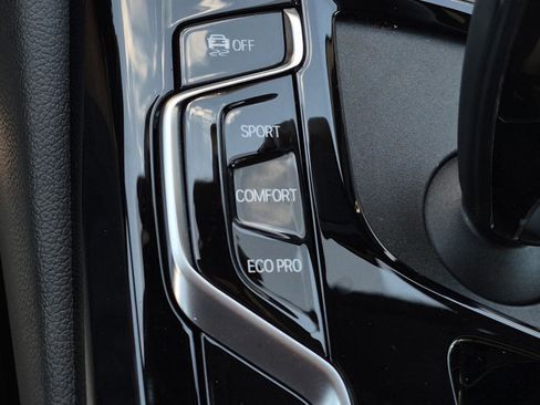 Certified 2023 BMW 530i w/ Premium Package RWD image 33