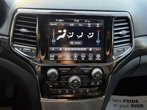 Used 2021 Jeep Grand Cherokee Laredo X AWD/4WD image 37